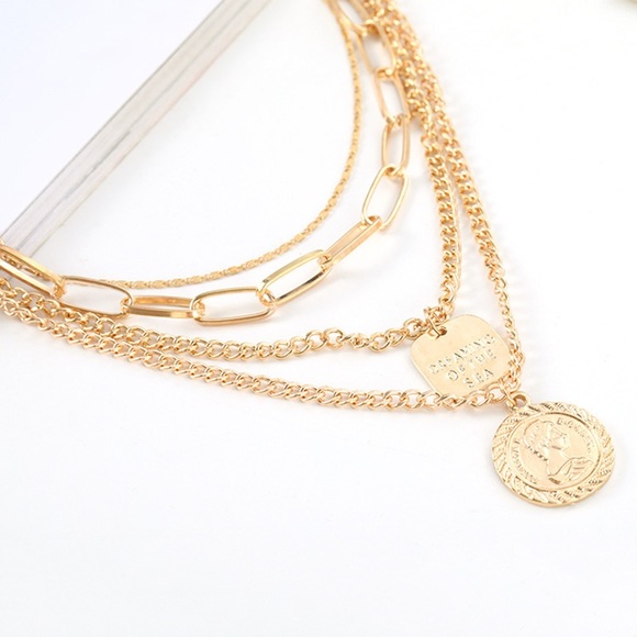 Jewelry - Multilayer Gold plated necklace